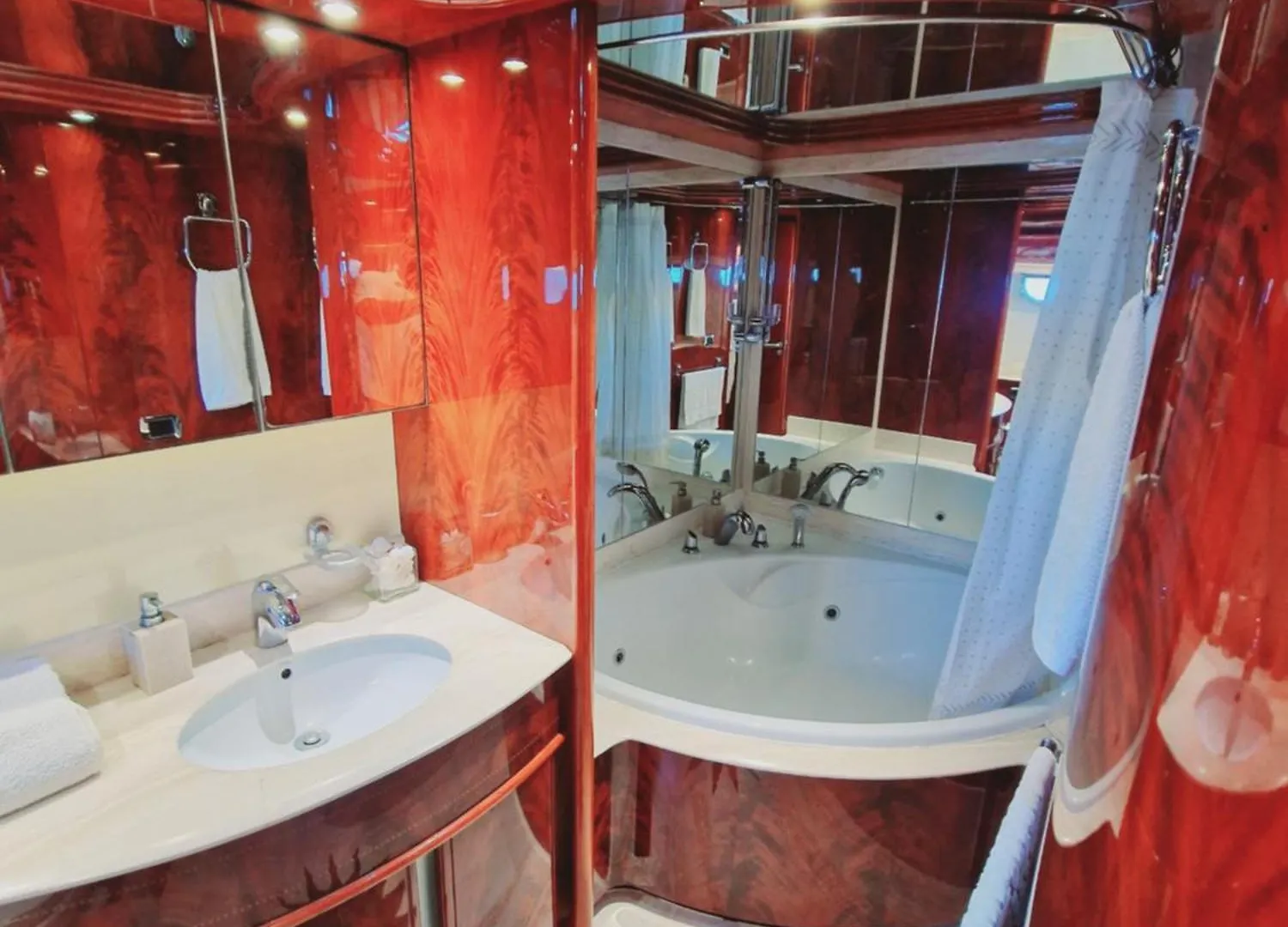 Beautiful Motor Yacht Barcelona Hotel