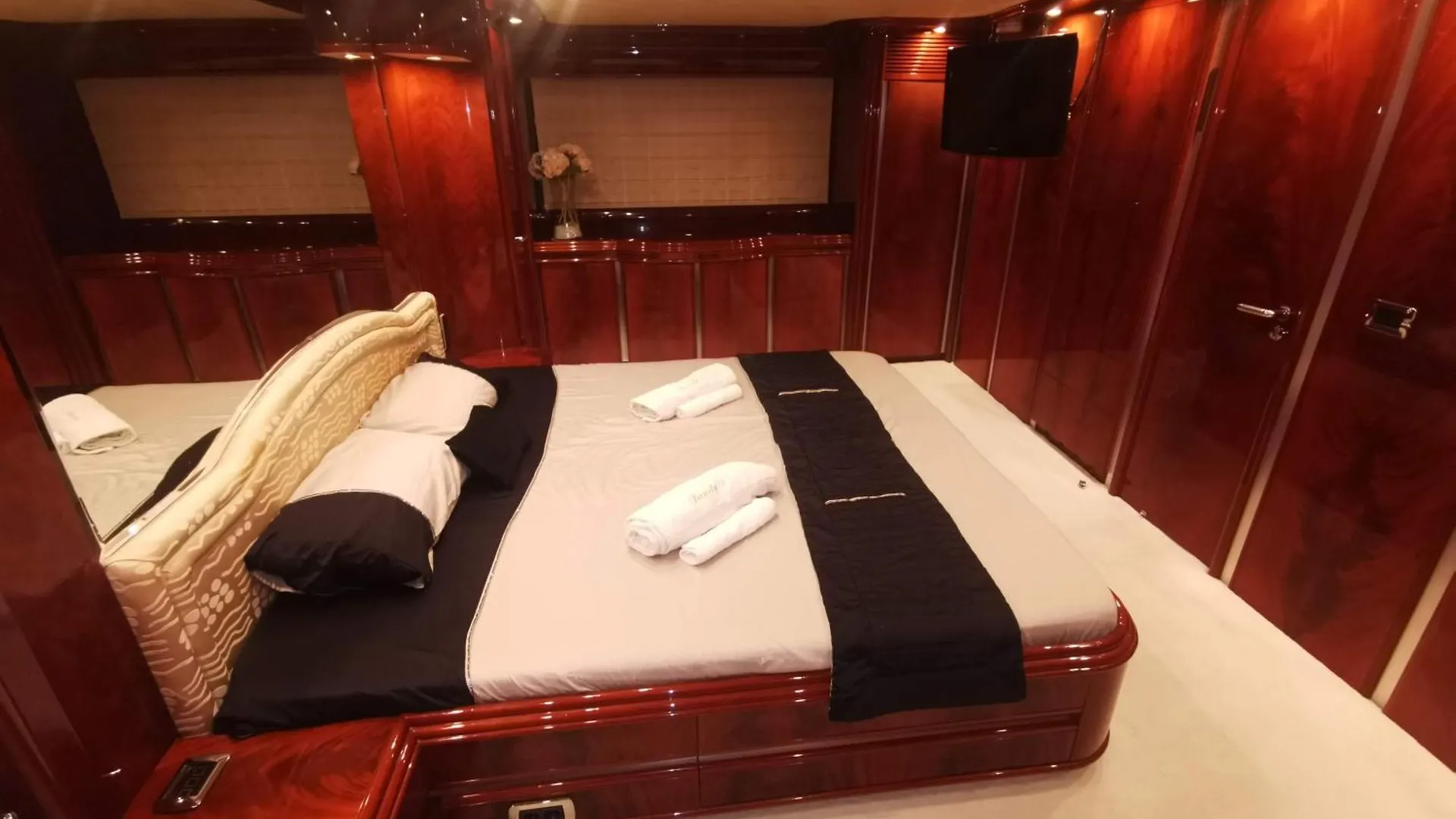 Beautiful Motor Yacht Barcelona Hotel