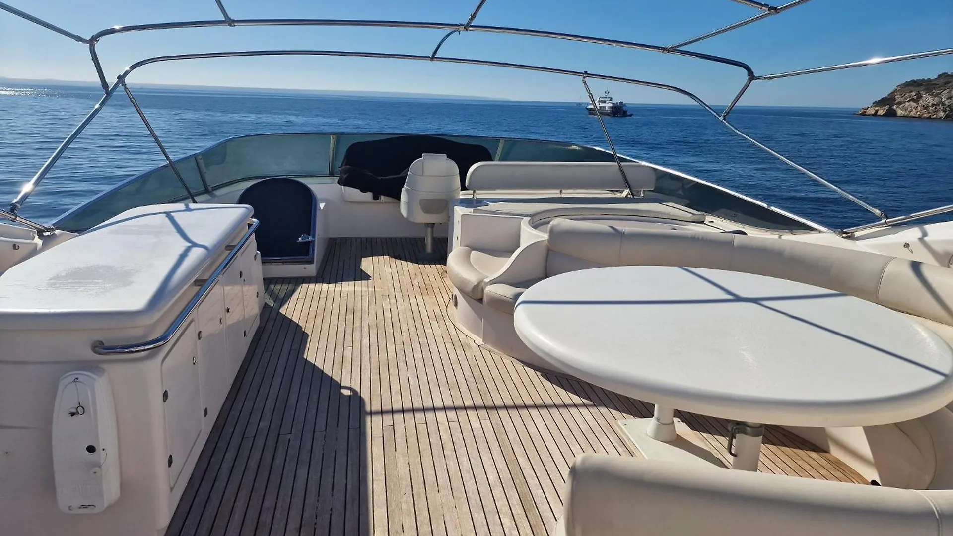 Beautiful Motor Yacht Barcelona Hotel Botel