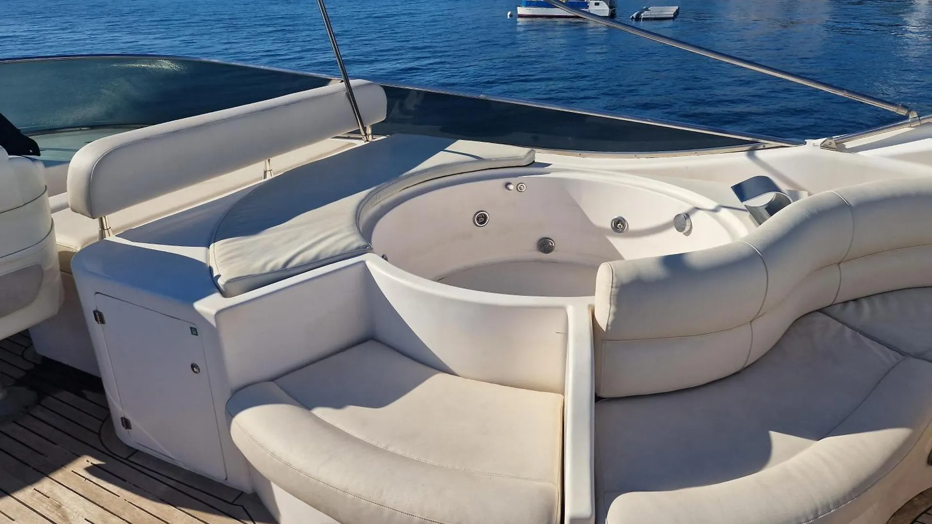 Botel Beautiful Motor Yacht Barcelona Hotel