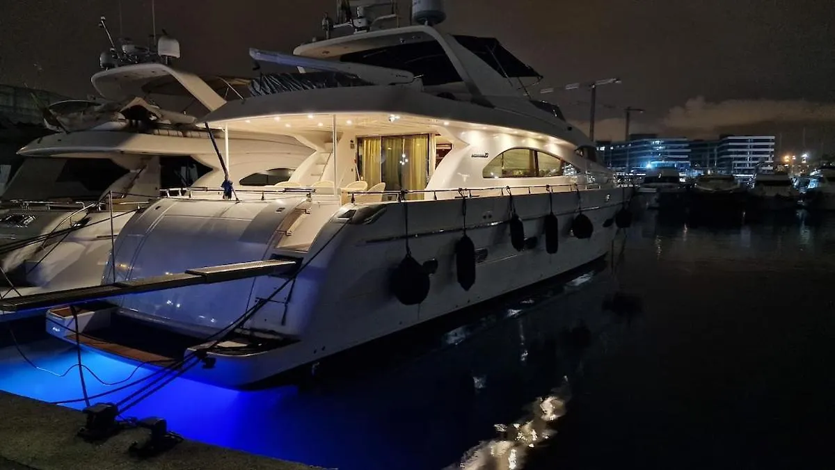 Botel Beautiful Motor Yacht Barcelona Hotel