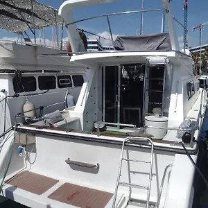 Yach Boat Hotel en barco